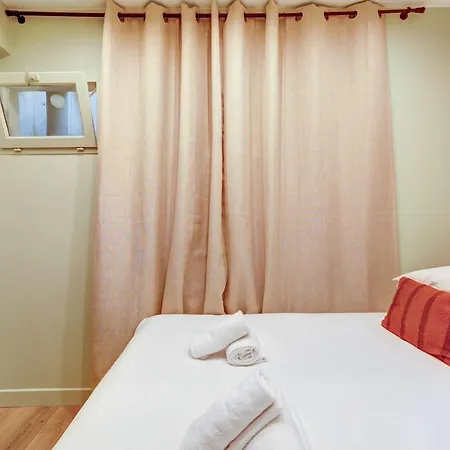 Place De La Nation Cozy 2bd Duplex Appartamento