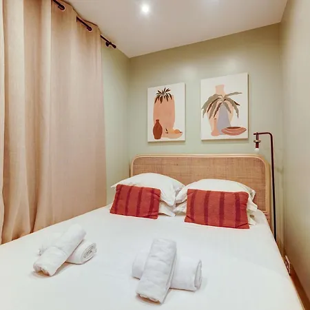 Place De La Nation Cozy 2bd Duplex Appartamento